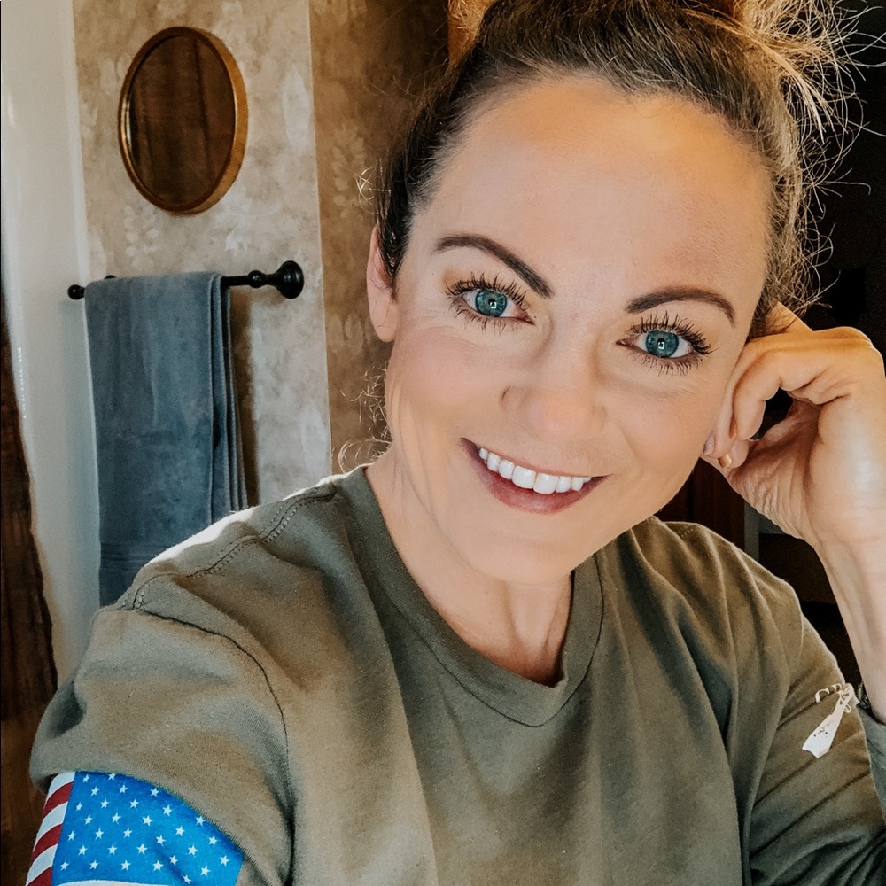 Meet your Posher, Elizabeth stow